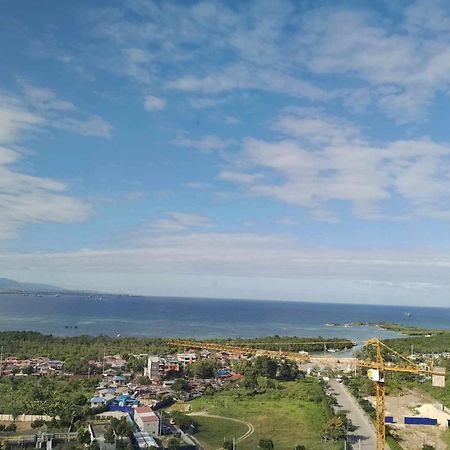 Mactan Newtown Condo With Pool Access 막탄 외부 사진