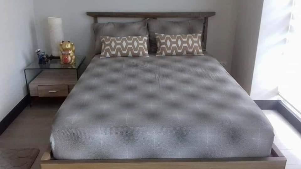 Mactan Newtown Condo With Pool Access 막탄 외부 사진