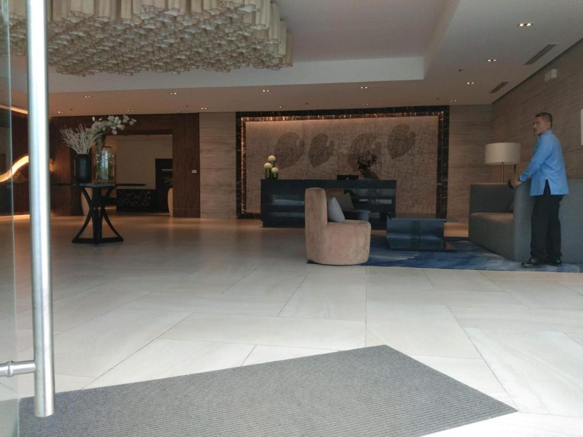 Mactan Newtown Condo With Pool Access 막탄 외부 사진
