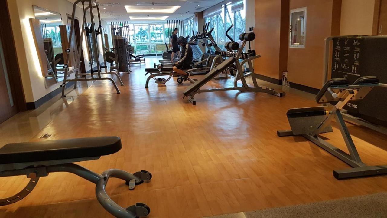 Mactan Newtown Condo With Pool Access 막탄 외부 사진
