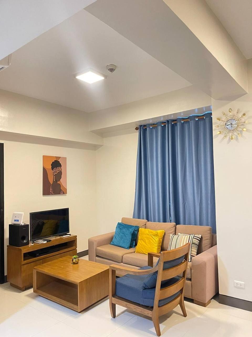Mactan Newtown Condo With Pool Access 막탄 외부 사진
