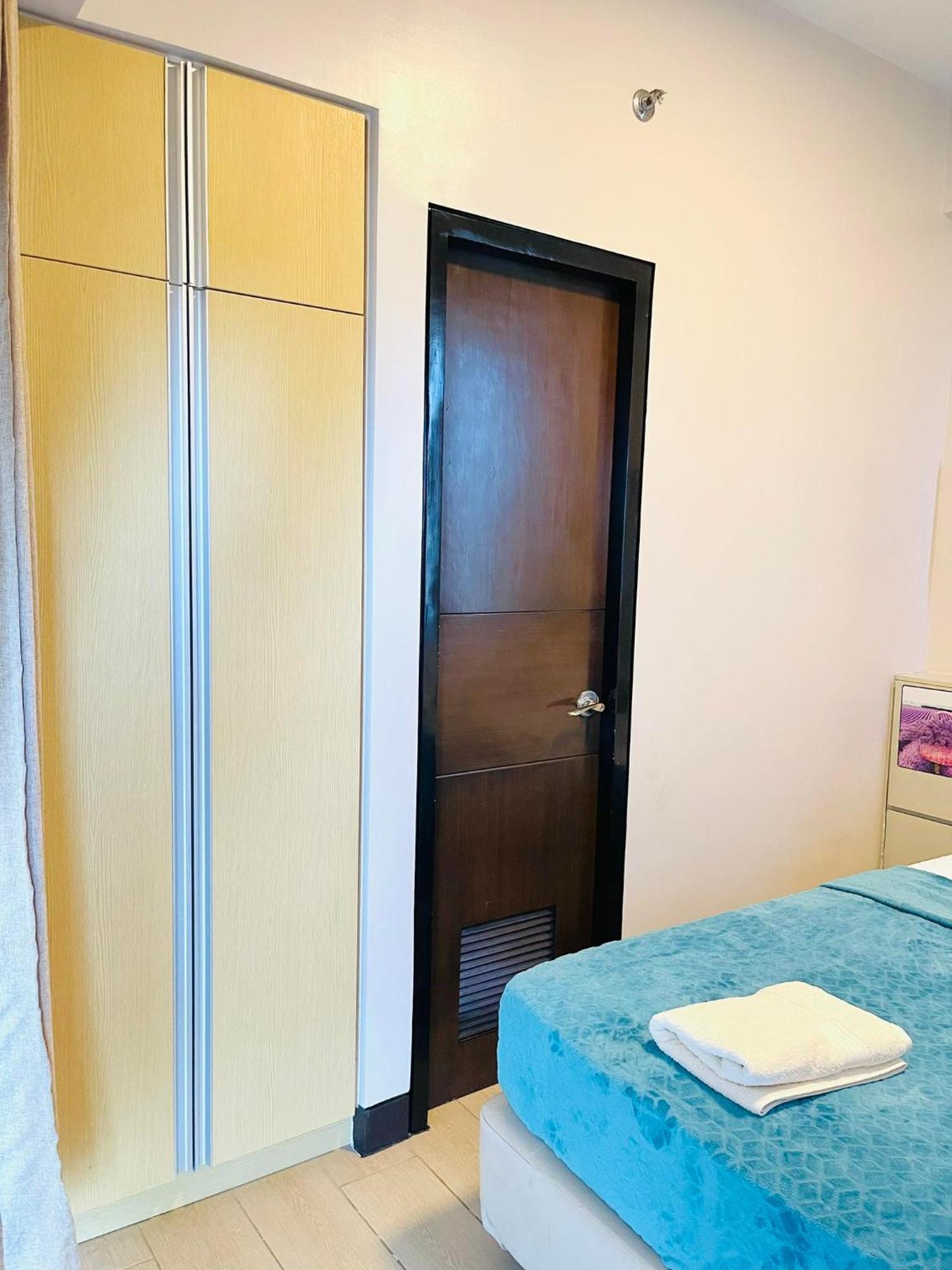 Mactan Newtown Condo With Pool Access 막탄 외부 사진