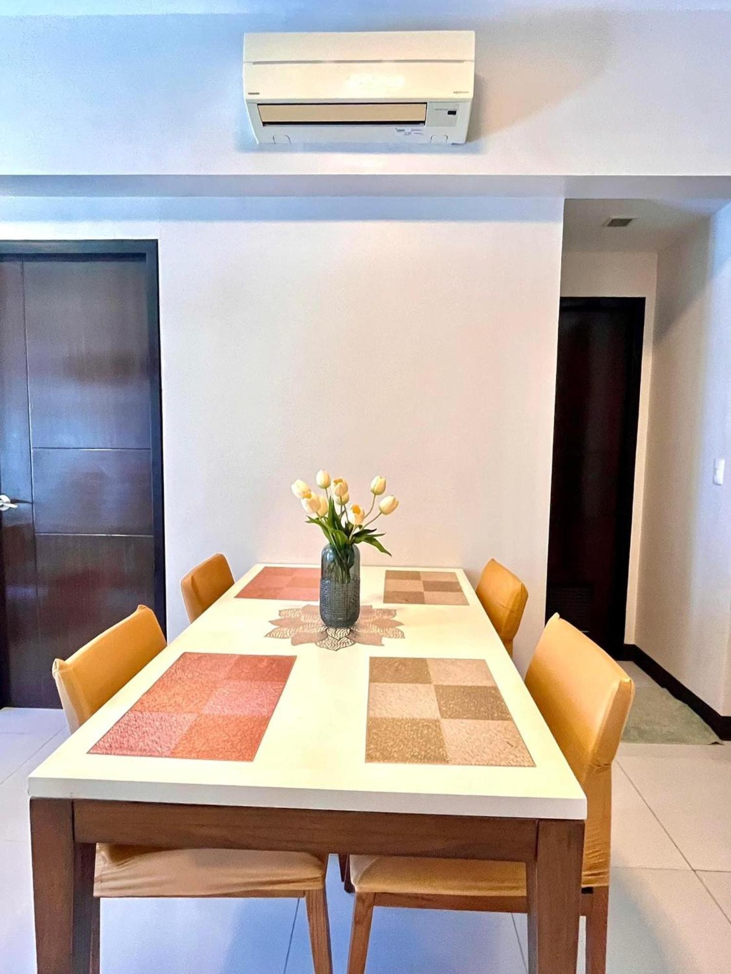 Mactan Newtown Condo With Pool Access 막탄 외부 사진