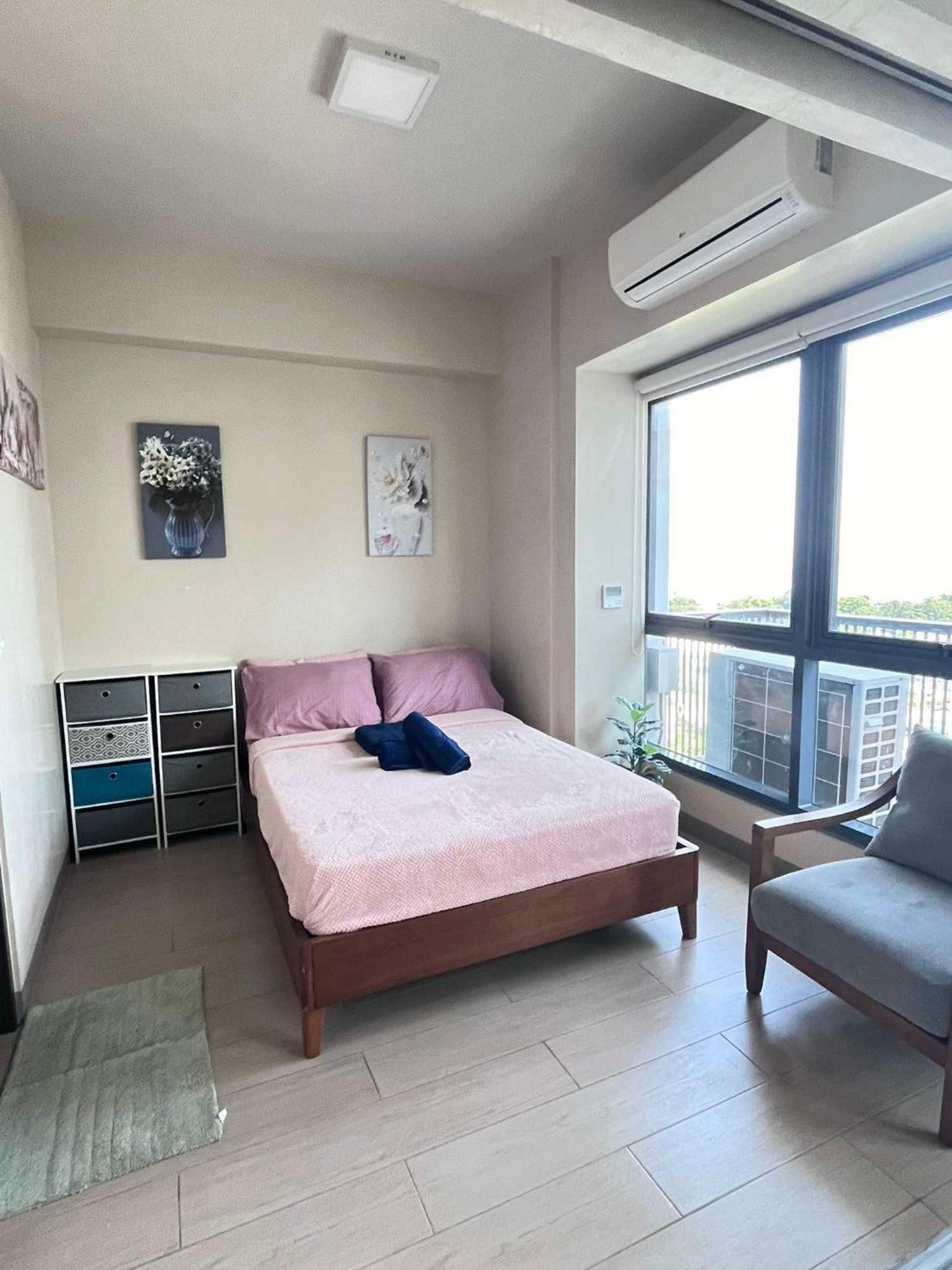 Mactan Newtown Condo With Pool Access 막탄 외부 사진