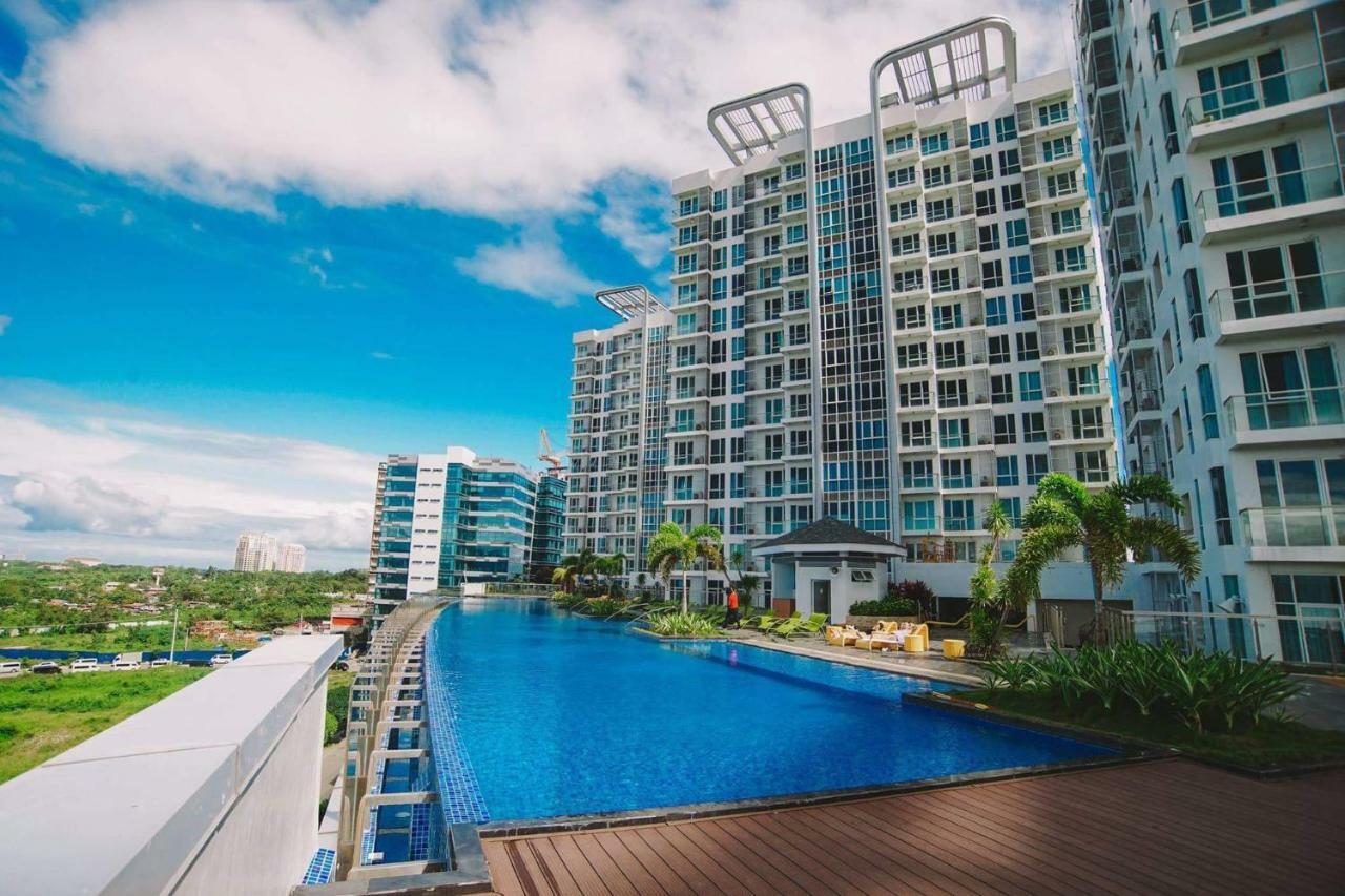 Mactan Newtown Condo With Pool Access 막탄 외부 사진